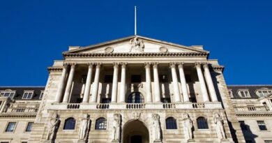 Bank of England Raises Rate by 50 Basis Points in 5-4 Vote Split