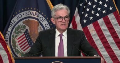 Fed’s Powell Says US Is Not Currently in Recession