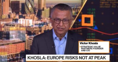 Global Bond Rout Just a Start for Distressed Debt: Khosla