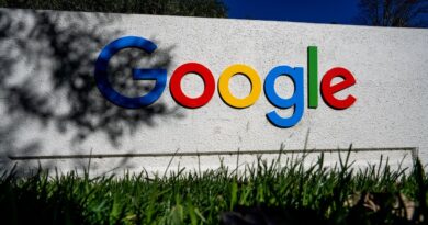 Google Falling Behind in AI Arms Race, Senior Engineer Warns