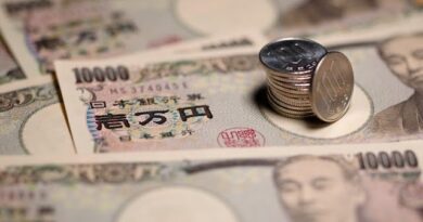 Japanese Yen Hits Weakest Since 1998