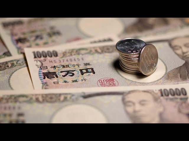 Japanese Yen Hits Weakest Since 1998