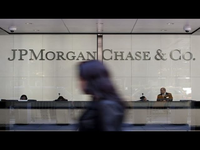 JPMorgan Suspends Buybacks as Earnings Miss Estimates