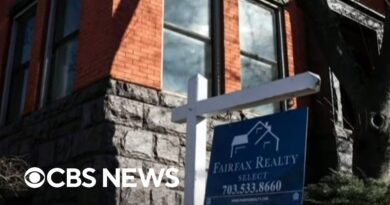 Mortgage rates rise as housing market remains tight