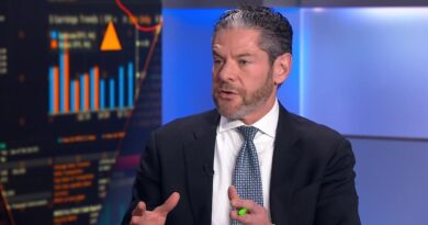 Pimco’s Schneider: Opportunities at Front End of Curve