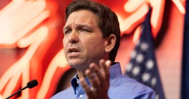 DeSantis Twitter Campaign Debut Shows Musk’s Embrace of Politics