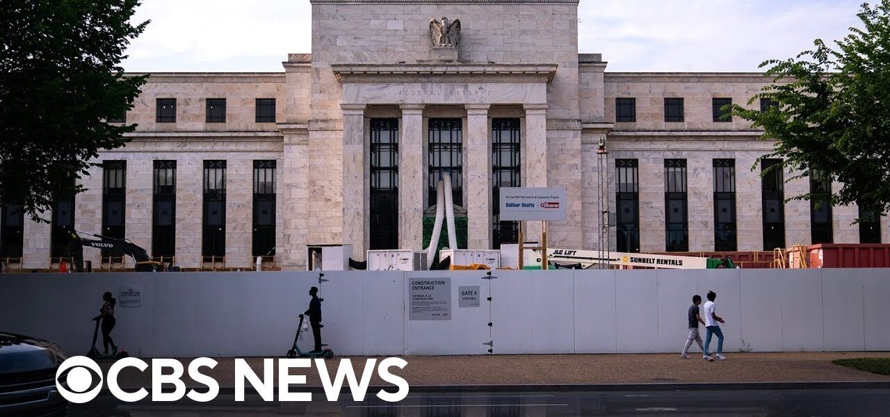 Federal Reserve considers pausing interest rate hikes