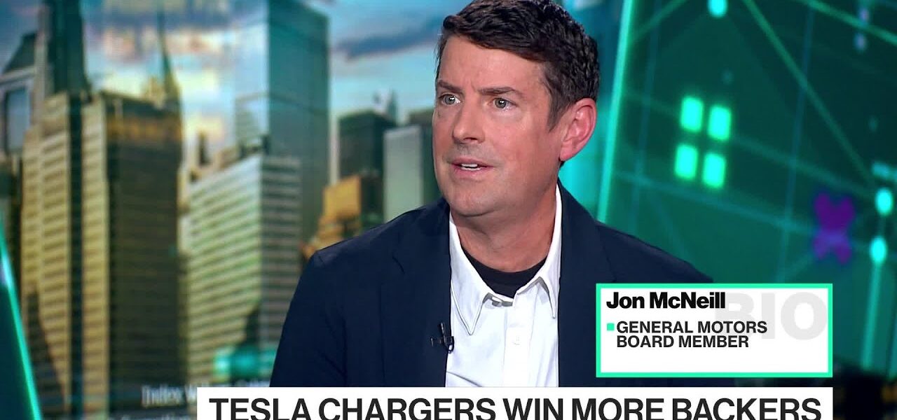 GM Board Member Weighs In on Tesla EV Charging Network