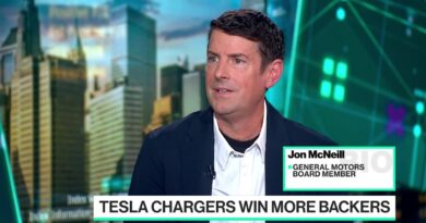 GM Board Member Weighs In on Tesla EV Charging Network